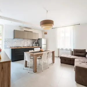 Fl Il Piccolo Borgo Di Trastevere , Roma Italia